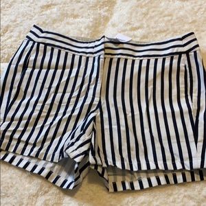 Jcrew 3/12 in short in Navy/white BNWT